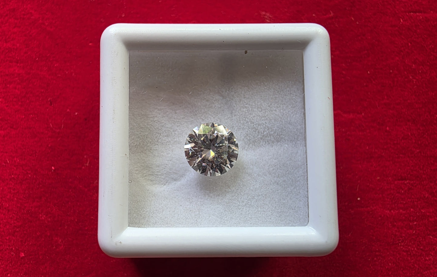 Moissanite Gemstone – Brilliant Diamond Alternative with Luxury Sparkle | Certified | 100% Original