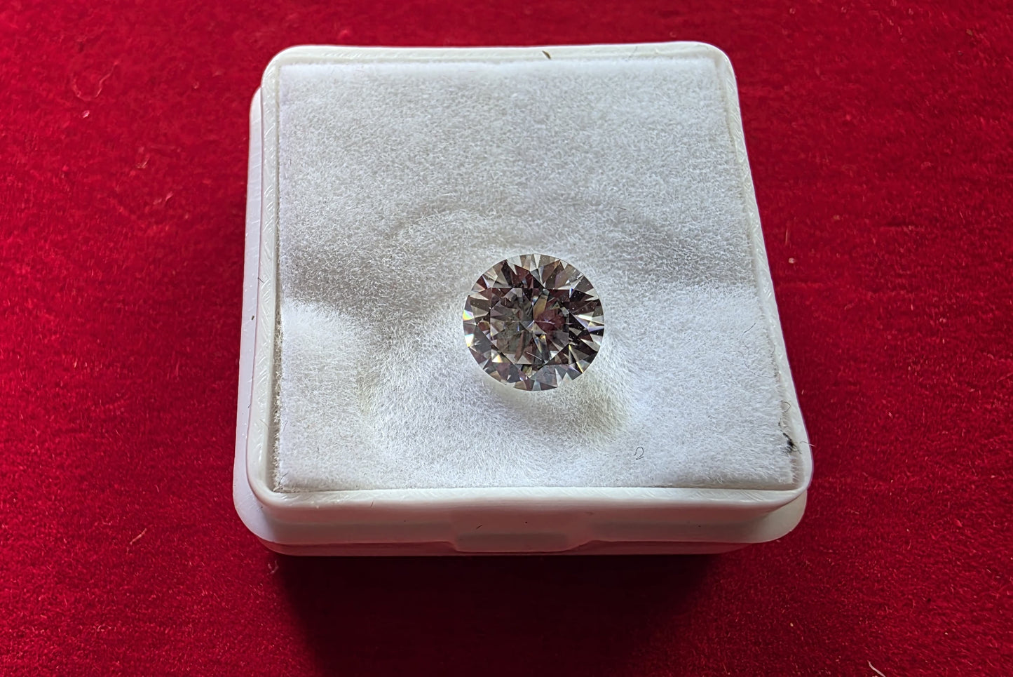 Moissanite Gemstone – Brilliant Diamond Alternative with Luxury Sparkle | Certified | 100% Original